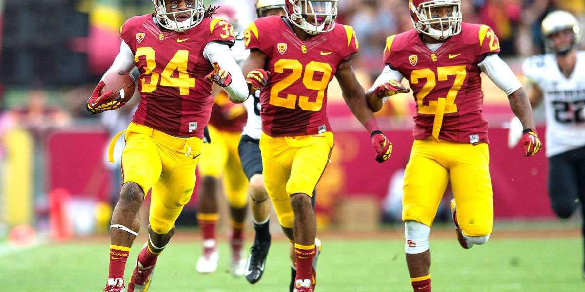 USC plays Oregon following Whites 22-point performance